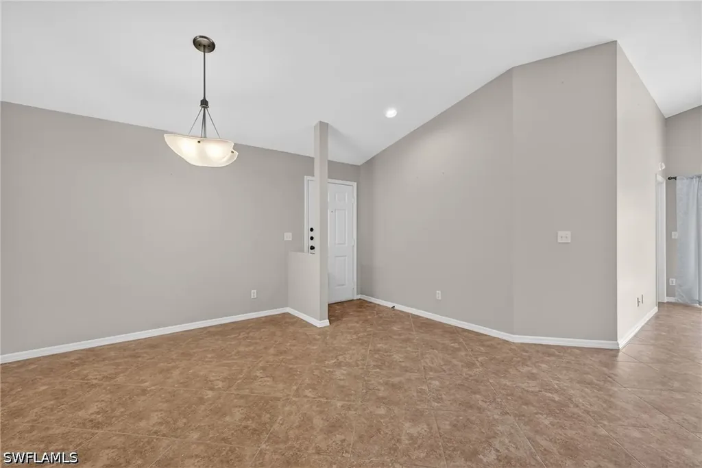 9836 Luna Circle Naples FL 34109