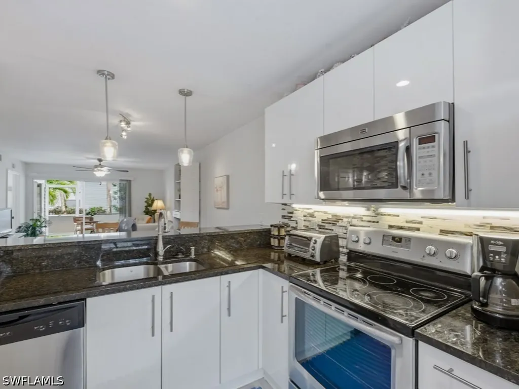 1901 Courtyard Way Naples FL 34112