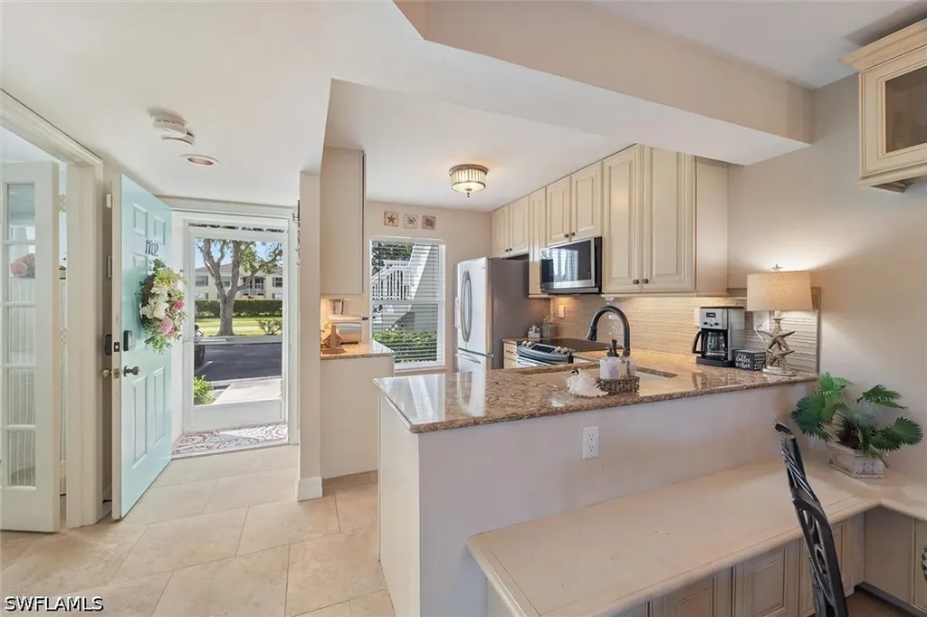 1375 Mainsail Drive Naples FL 34114