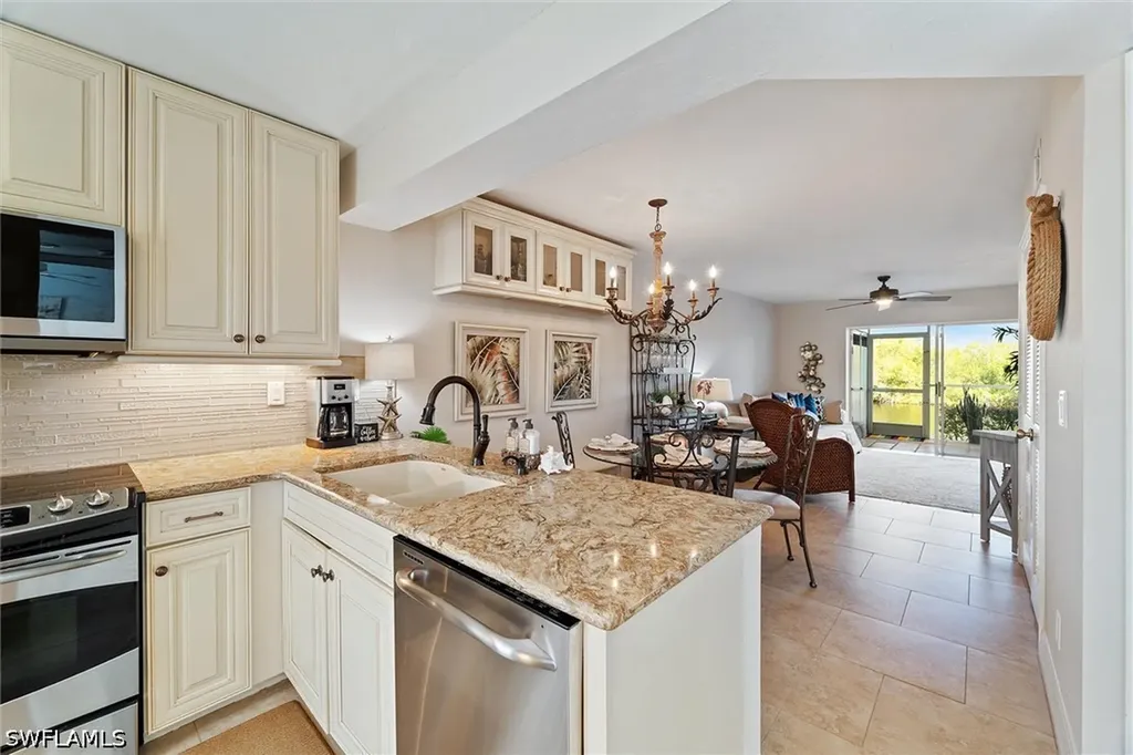 1375 Mainsail Drive Naples FL 34114