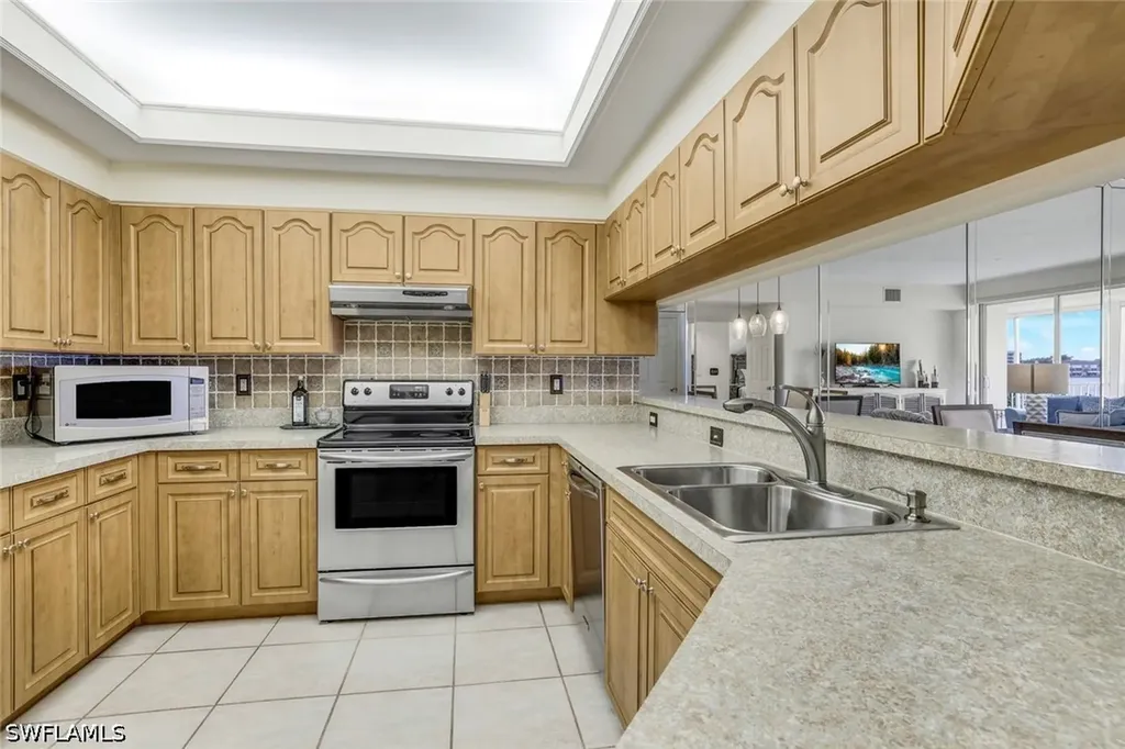 9380 Gulf Shore Drive Naples FL 34108