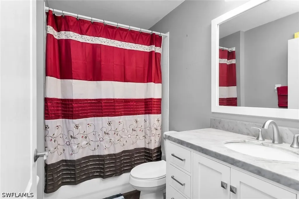 350 Newport Drive Naples FL 34114
