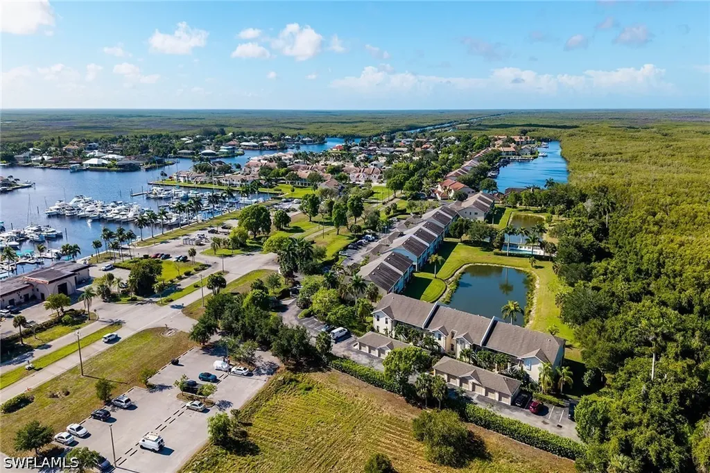 350 Newport Drive Naples FL 34114