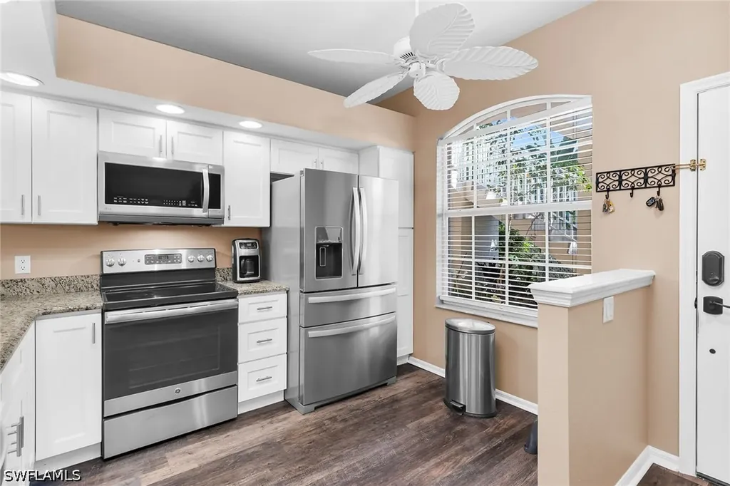 350 Newport Drive Naples FL 34114