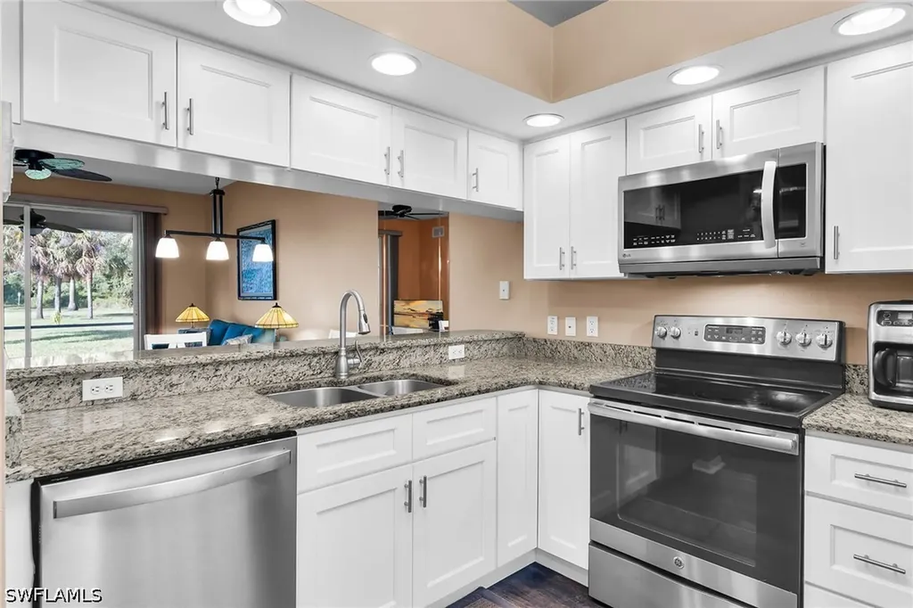 350 Newport Drive Naples FL 34114