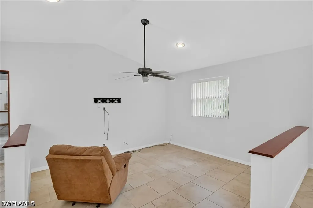 590 6th Street NE Naples FL 34120