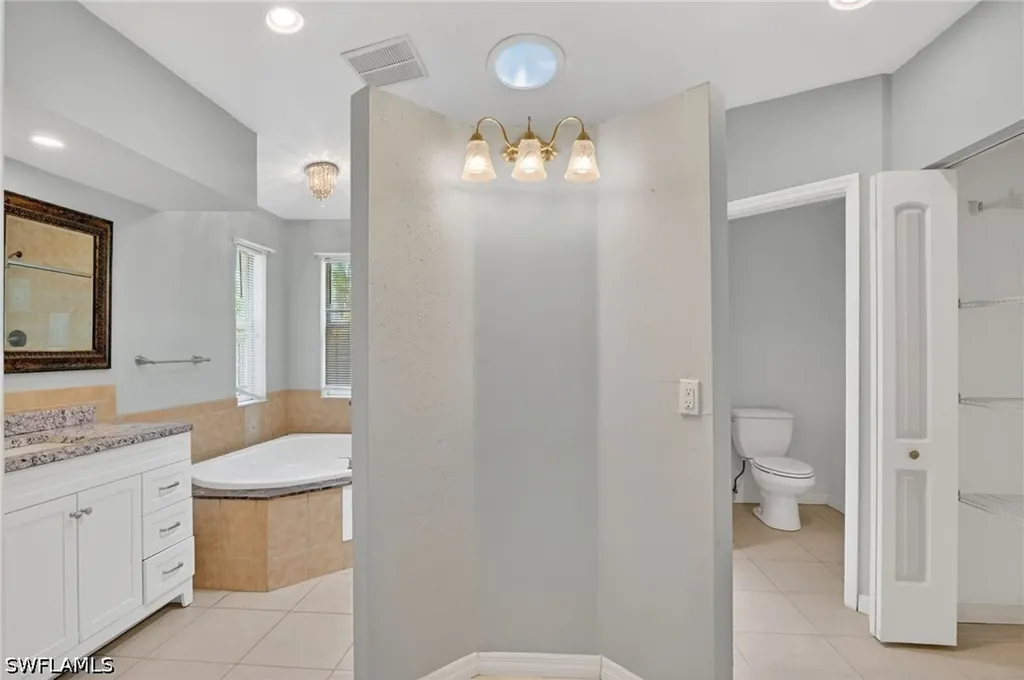 590 6th Street NE Naples FL 34120