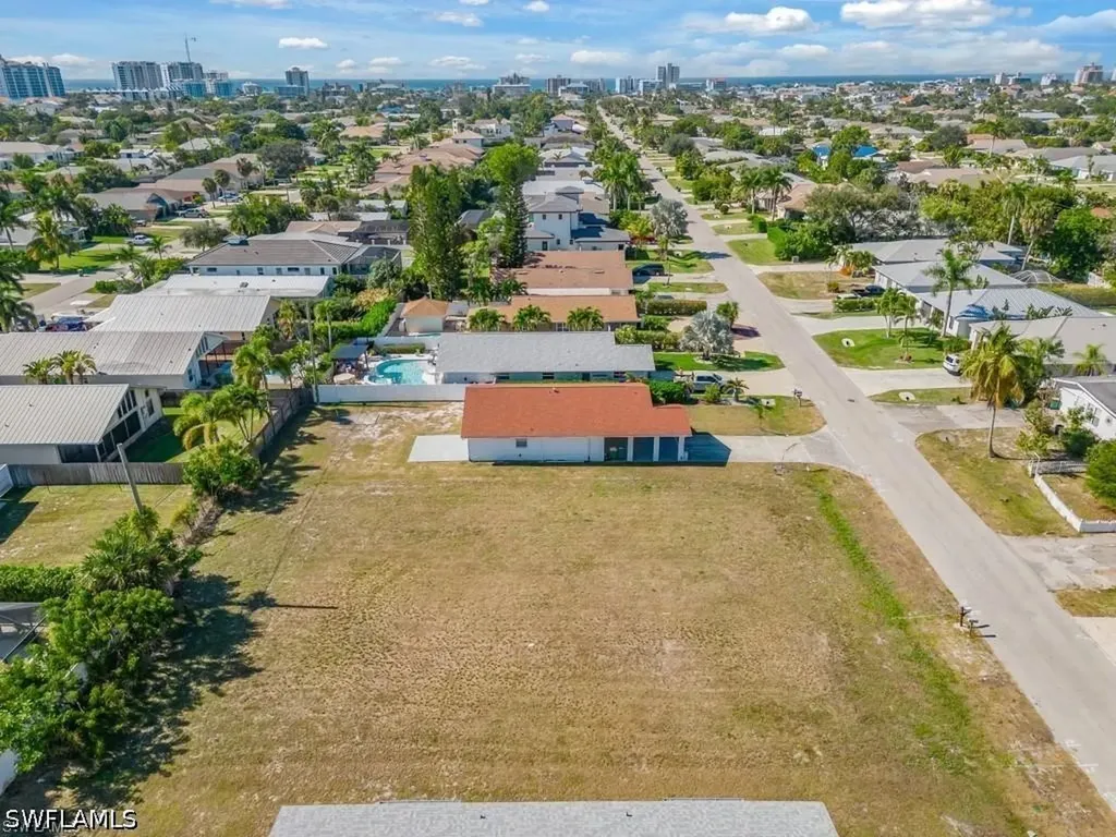 686 97th Avenue N Naples FL 34108