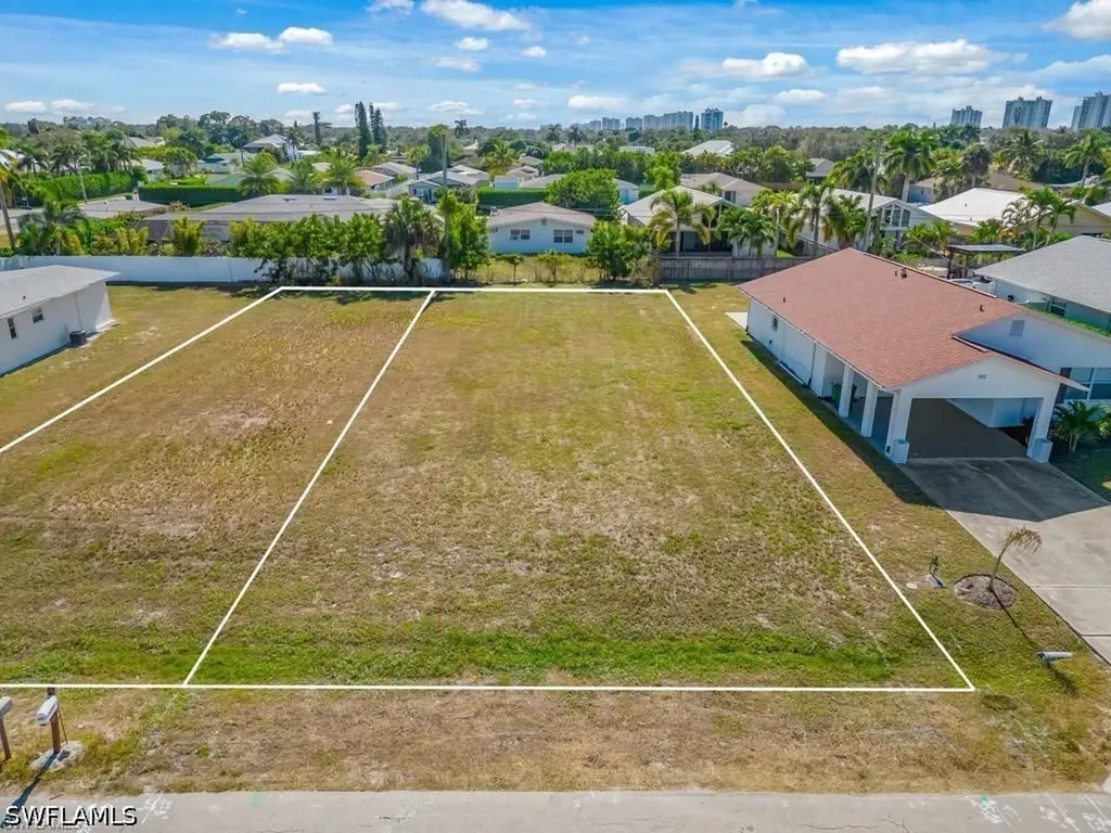 686 97th Avenue N Naples FL 34108