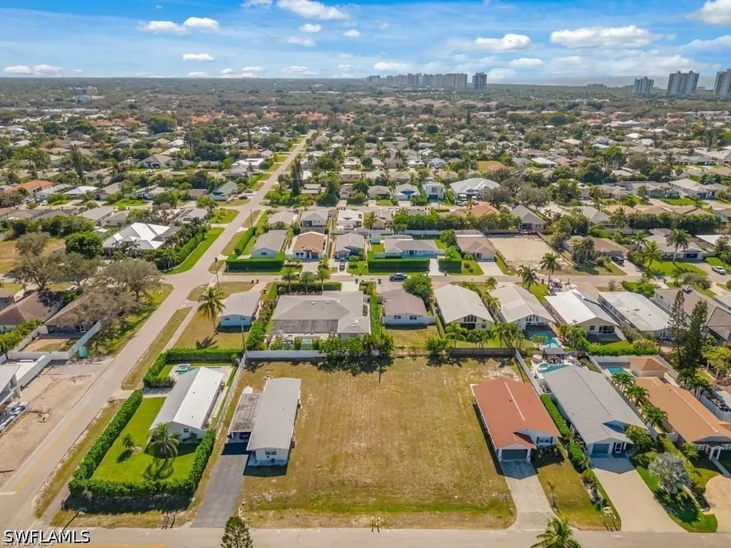 686 97th Avenue N Naples FL 34108