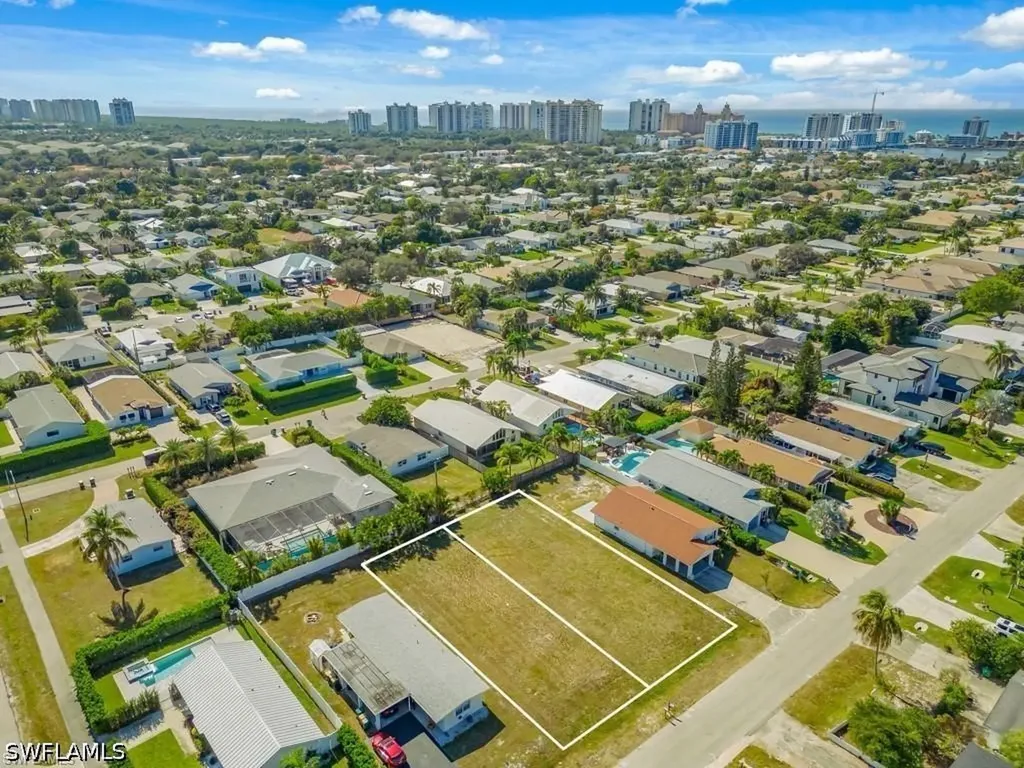 686 97th Avenue N Naples FL 34108