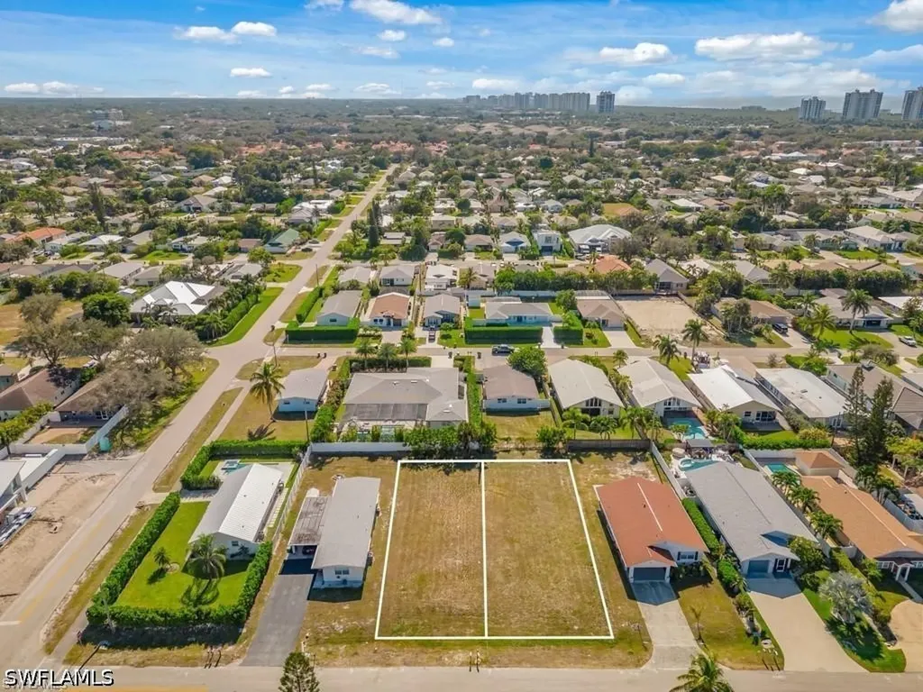 686 97th Avenue N Naples FL 34108