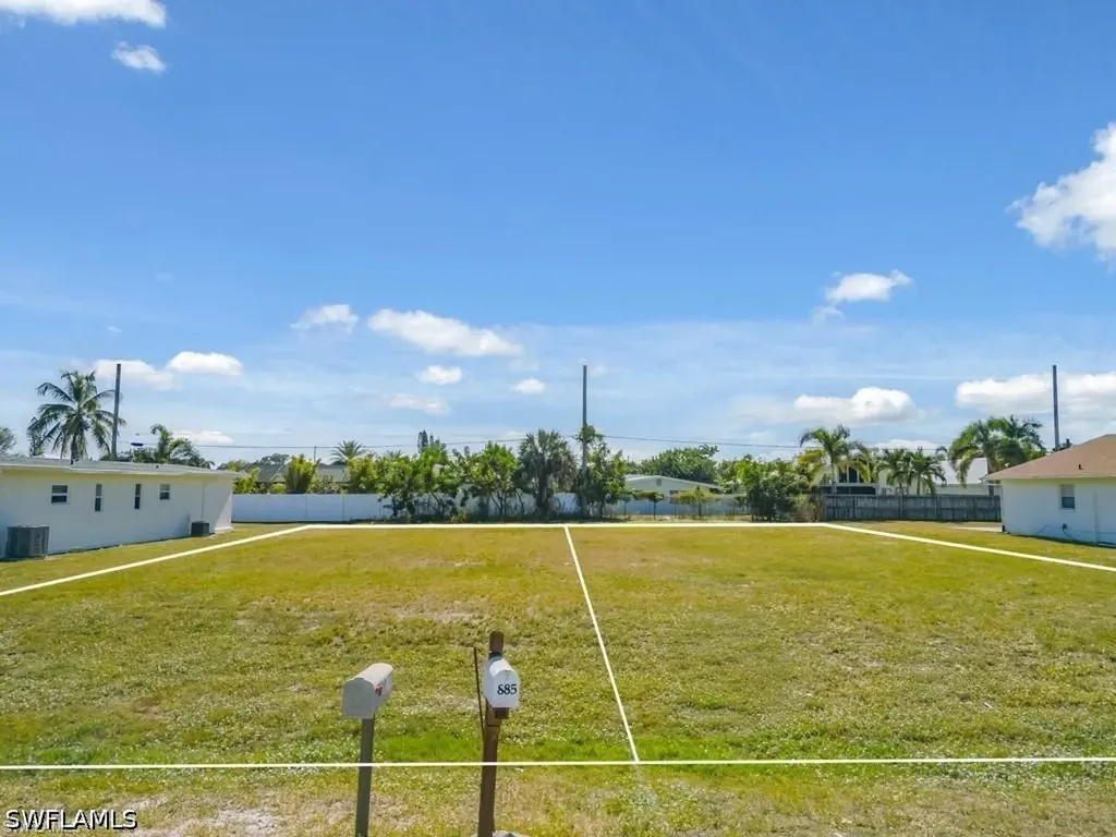 686 97th Avenue N Naples FL 34108