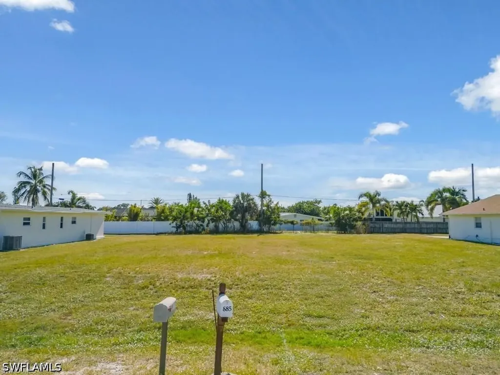 686 97th Avenue N Naples FL 34108