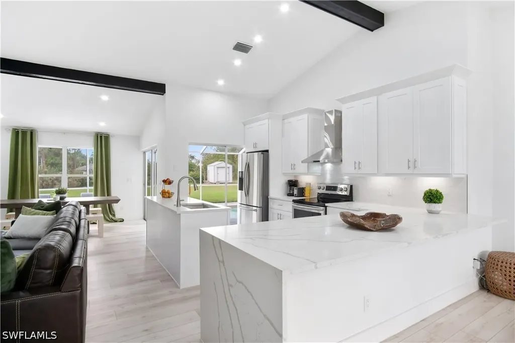 1719 Camelia Lane Naples FL 34105