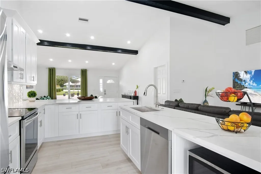 1719 Camelia Lane Naples FL 34105