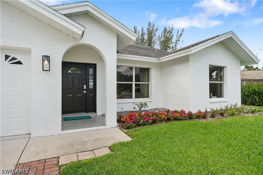1719 Camelia Lane Naples FL 34105
