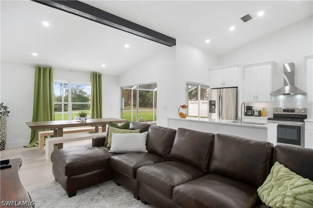 1719 Camelia Lane Naples FL 34105
