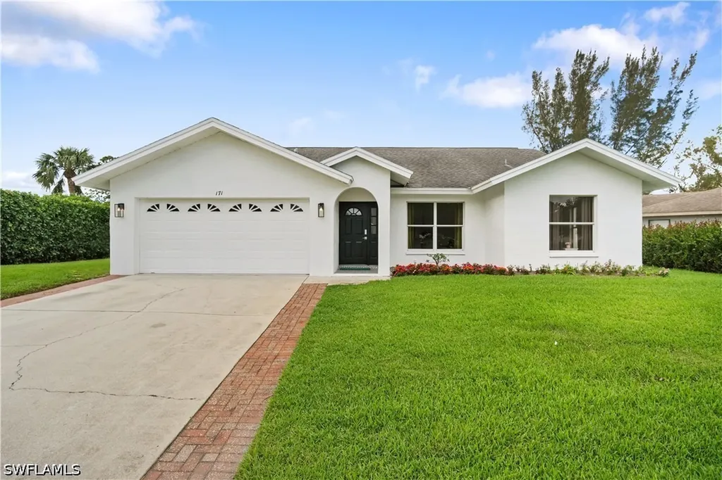 1719 Camelia Lane Naples FL 34105