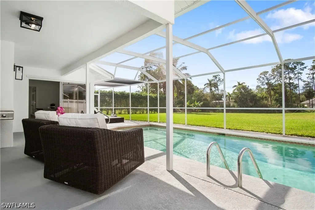 1719 Camelia Lane Naples FL 34105