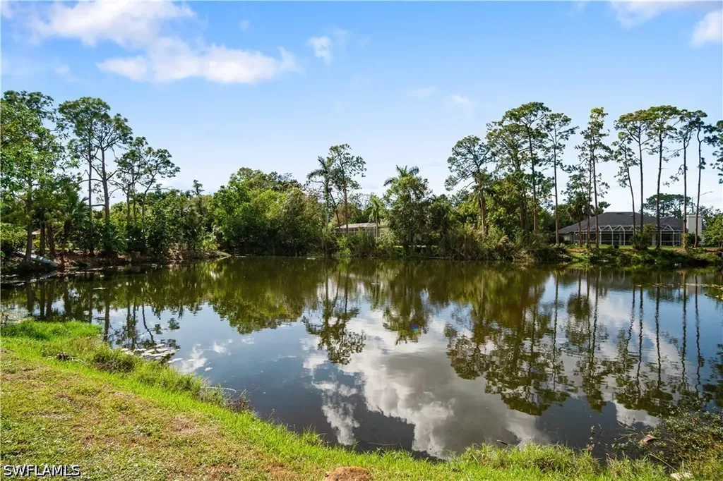 1719 Camelia Lane Naples FL 34105