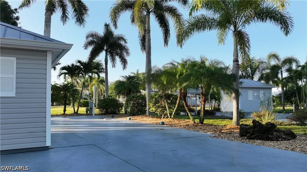 10030 Parkwood Drive Fort Myers FL 33905