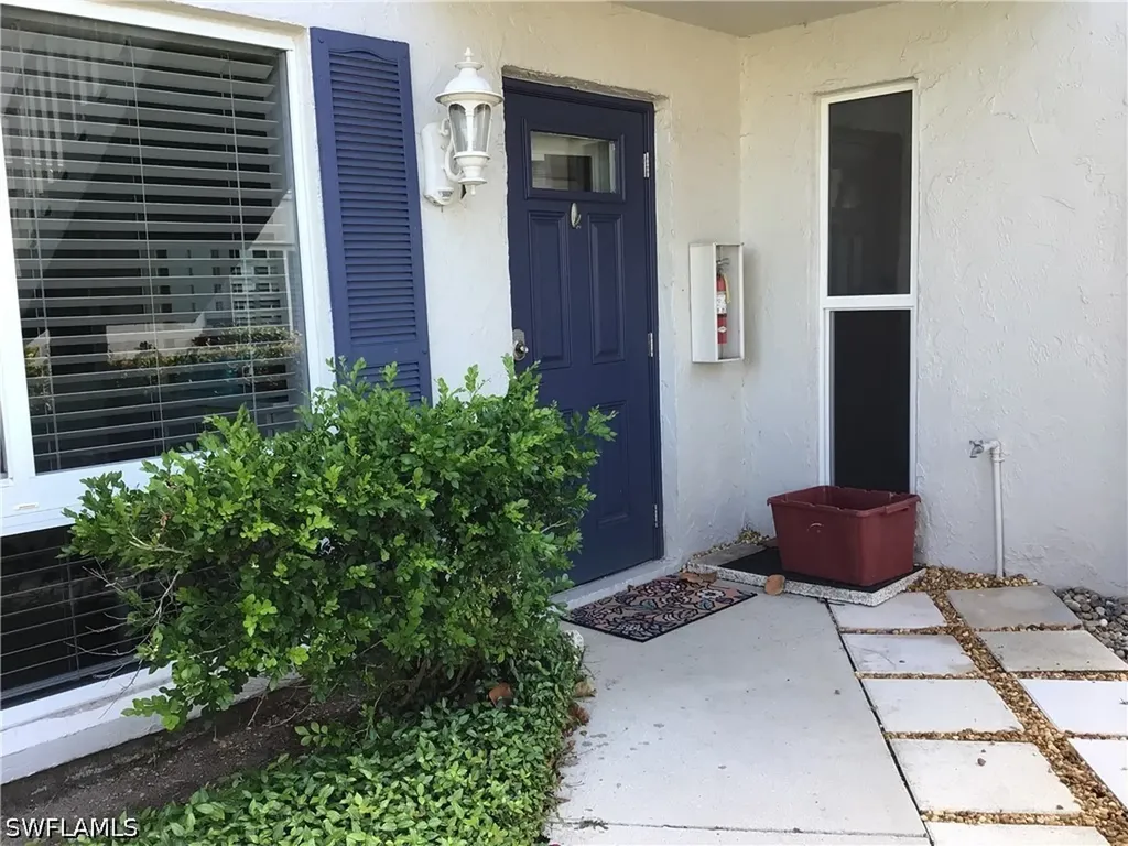 195 Peppermint Lane W Naples FL 34112