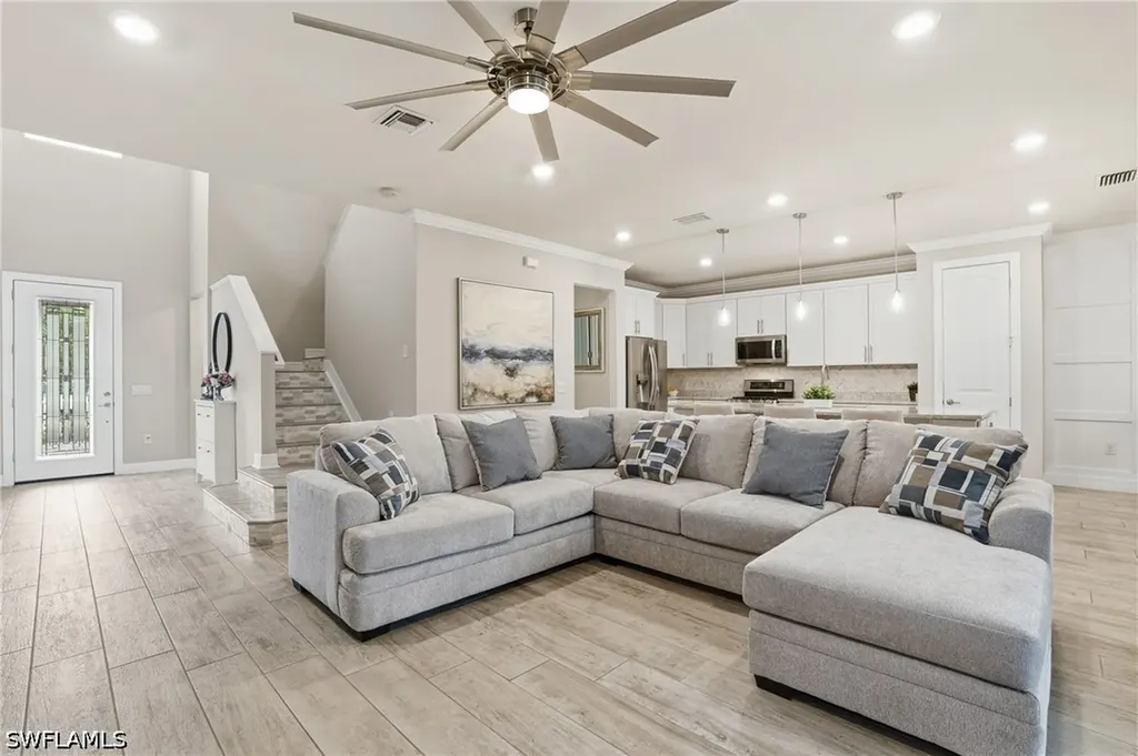 7195 Wilton Drive Naples FL 34109