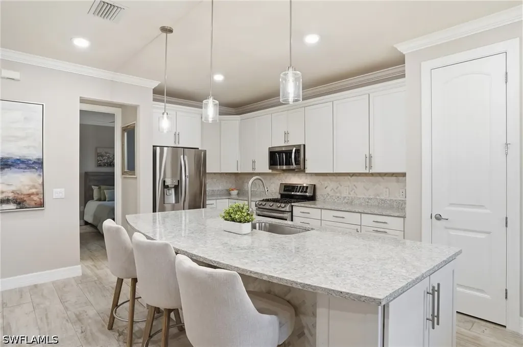 7195 Wilton Drive Naples FL 34109