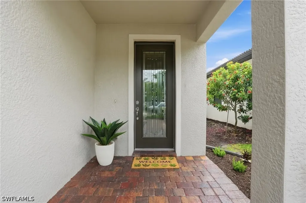 7195 Wilton Drive Naples FL 34109