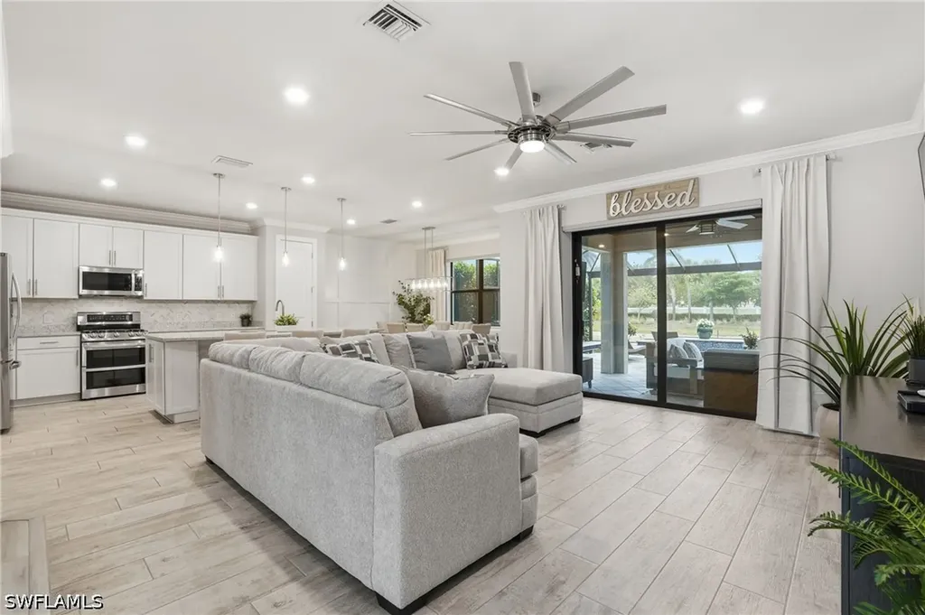7195 Wilton Drive Naples FL 34109