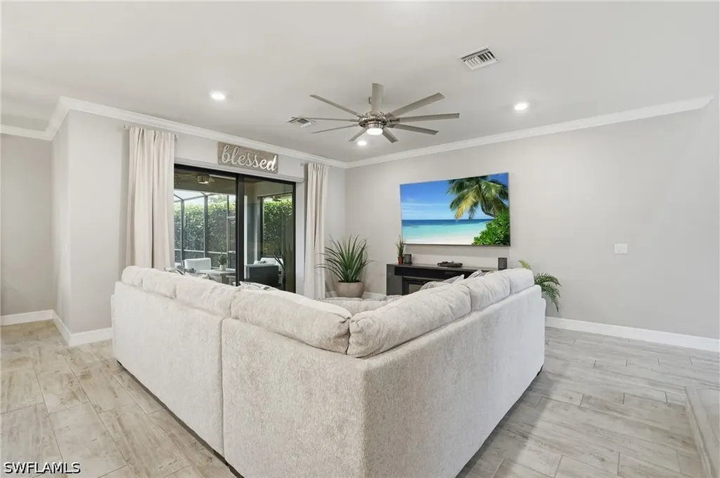7195 Wilton Drive Naples FL 34109
