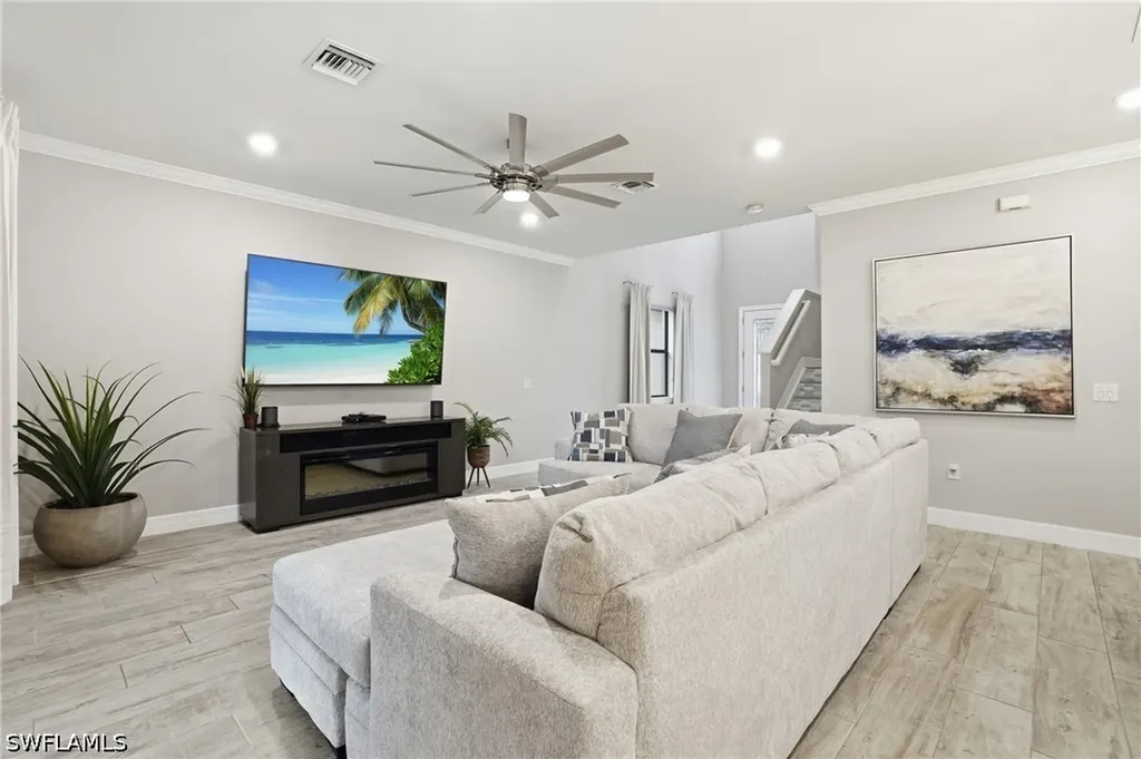 7195 Wilton Drive Naples FL 34109