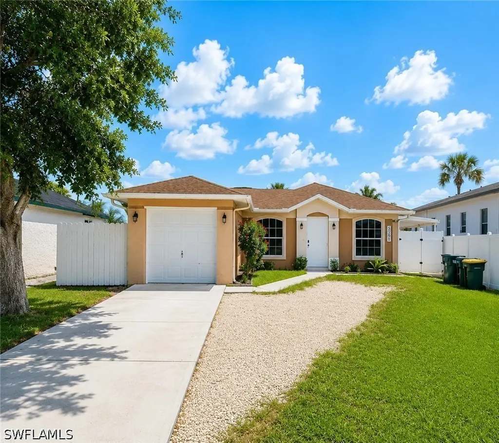 3586 Seagrape Avenue Naples FL 34104