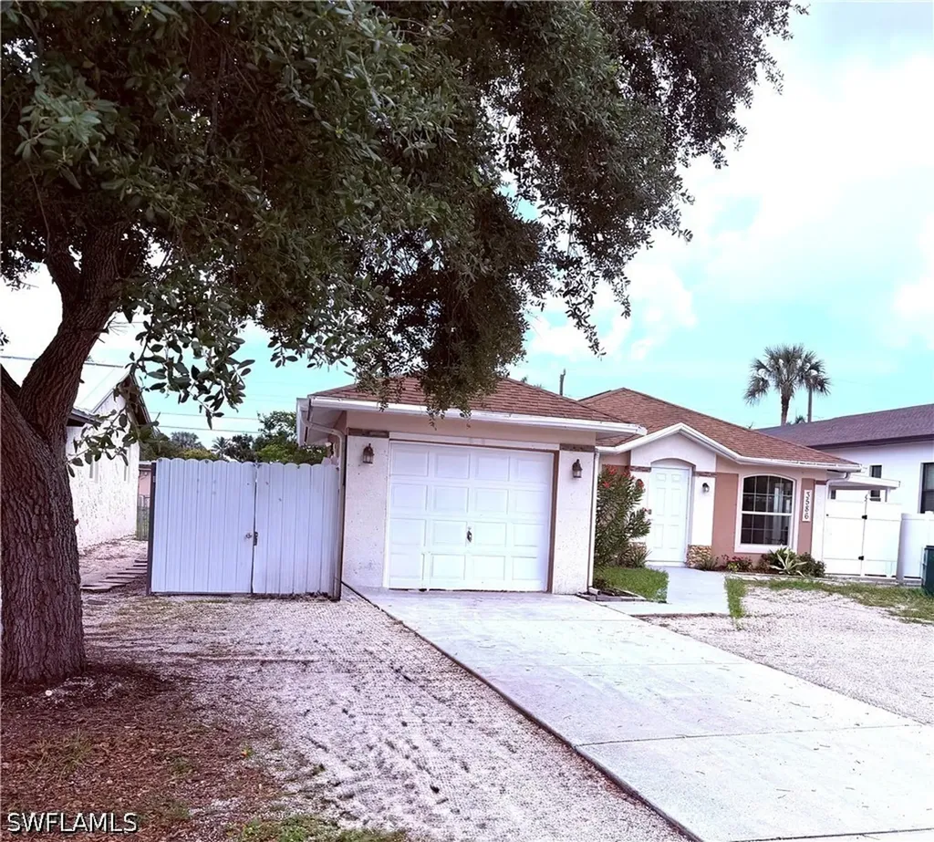 3586 Seagrape Avenue Naples FL 34104