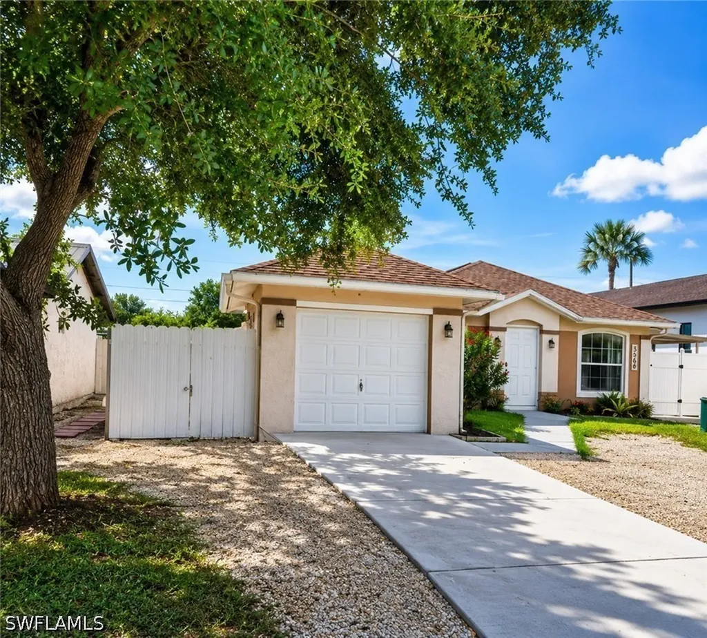 3586 Seagrape Avenue Naples FL 34104