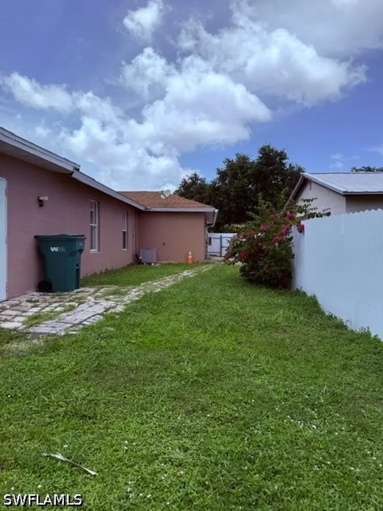 3586 Seagrape Avenue Naples FL 34104