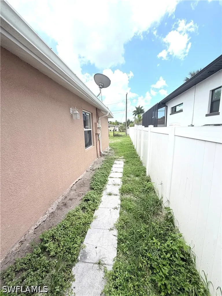 3586 Seagrape Avenue Naples FL 34104