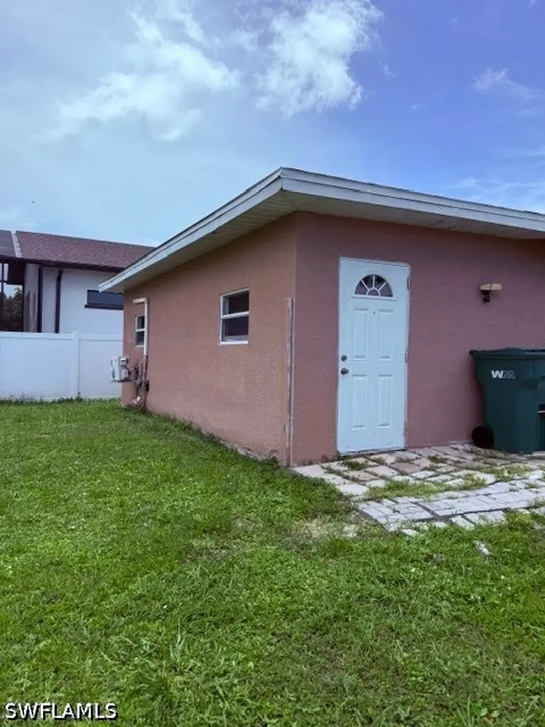 3586 Seagrape Avenue Naples FL 34104