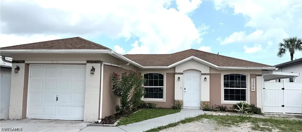 3586 Seagrape Avenue Naples FL 34104