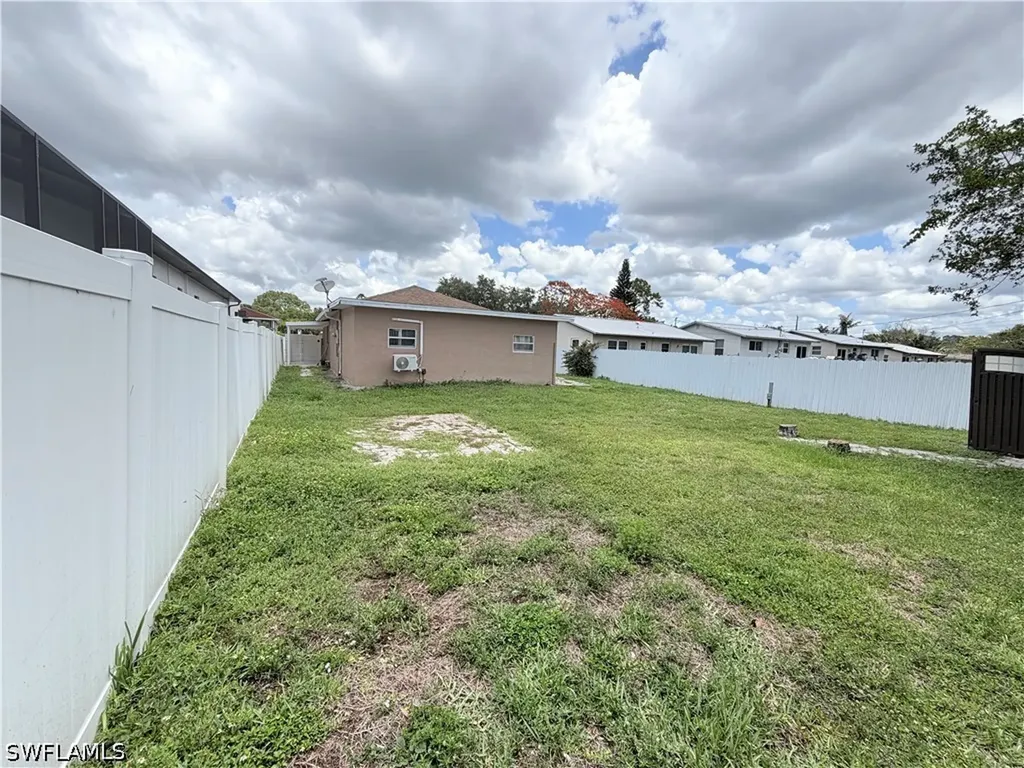 3586 Seagrape Avenue Naples FL 34104
