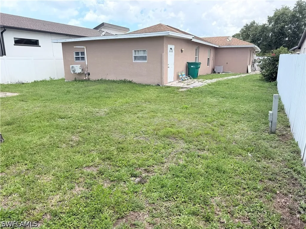 3586 Seagrape Avenue Naples FL 34104