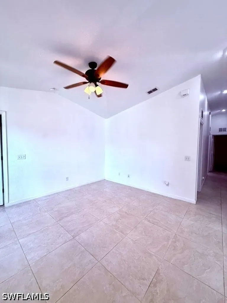 3586 Seagrape Avenue Naples FL 34104