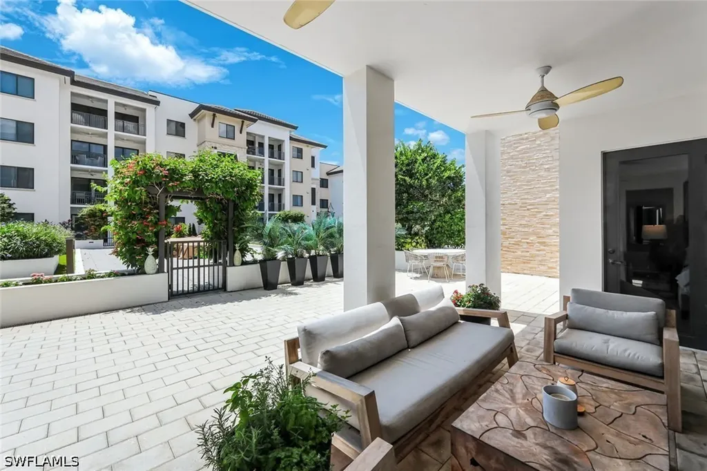 1030 3rd Avenue S Naples FL 34102