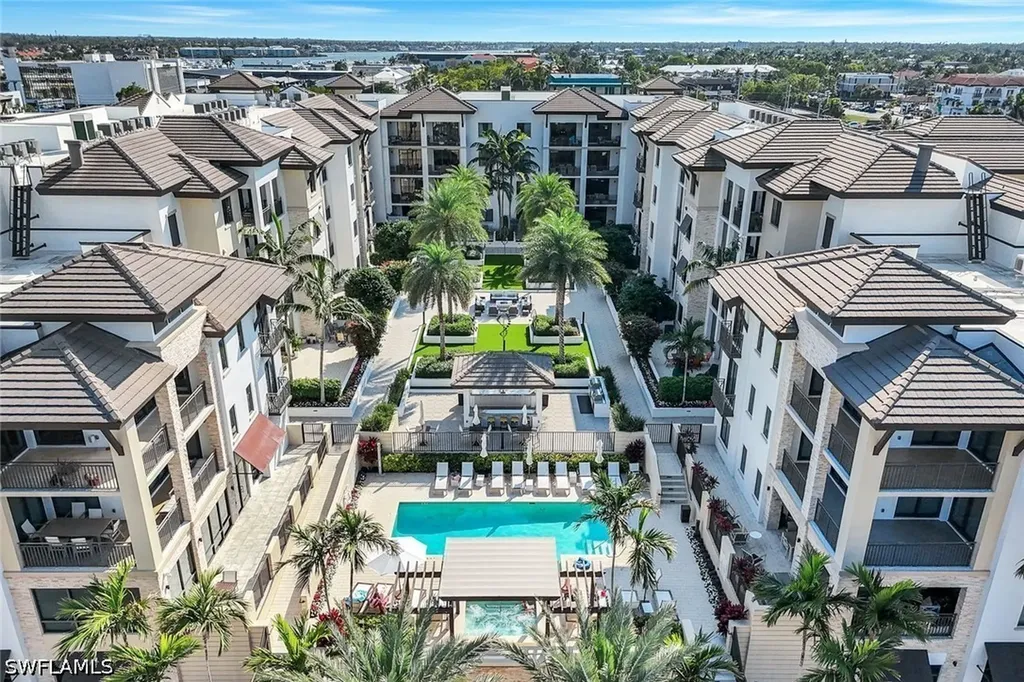 1030 3rd Avenue S Naples FL 34102