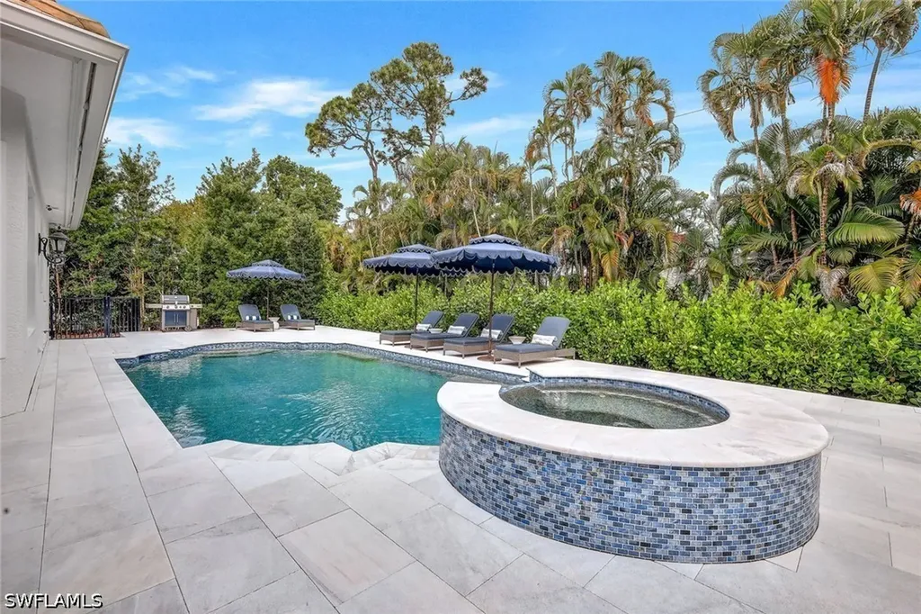 1427 Hemingway Place Naples FL 34103