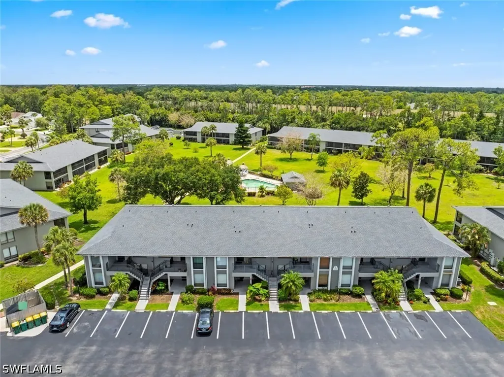 1208 Commonwealth Circle Naples FL 34116