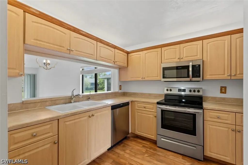 1208 Commonwealth Circle Naples FL 34116