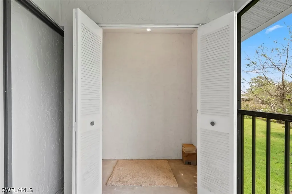 1208 Commonwealth Circle Naples FL 34116