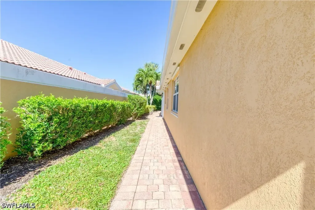 7390 Emilia Lane Naples FL 34114